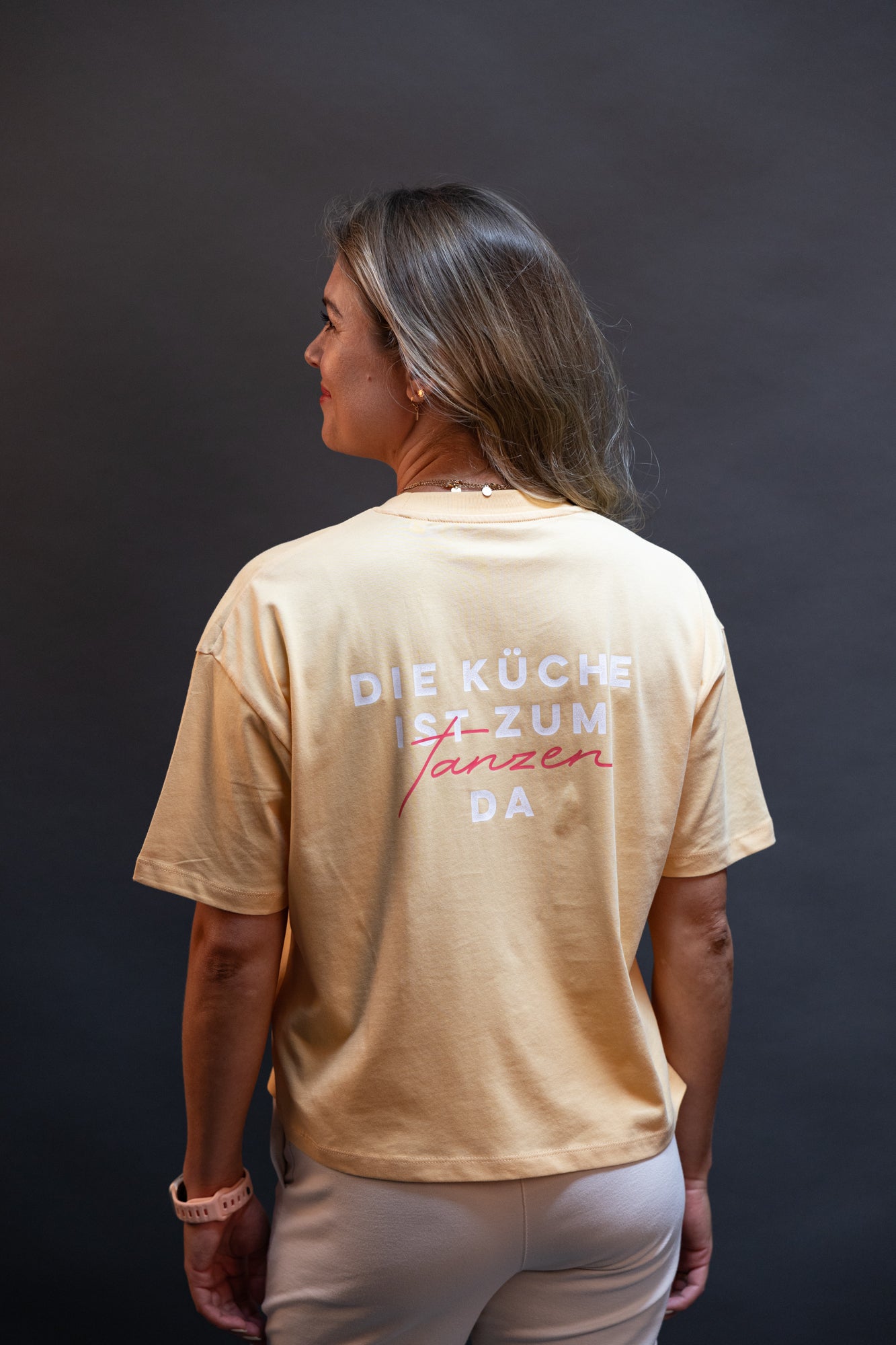 Cropped T-Shirt "Die Küche ist zum Tanzen da"